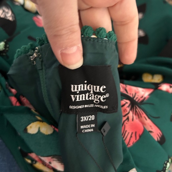 Uniquely vintage butterfly dress - Picture 9 of 9